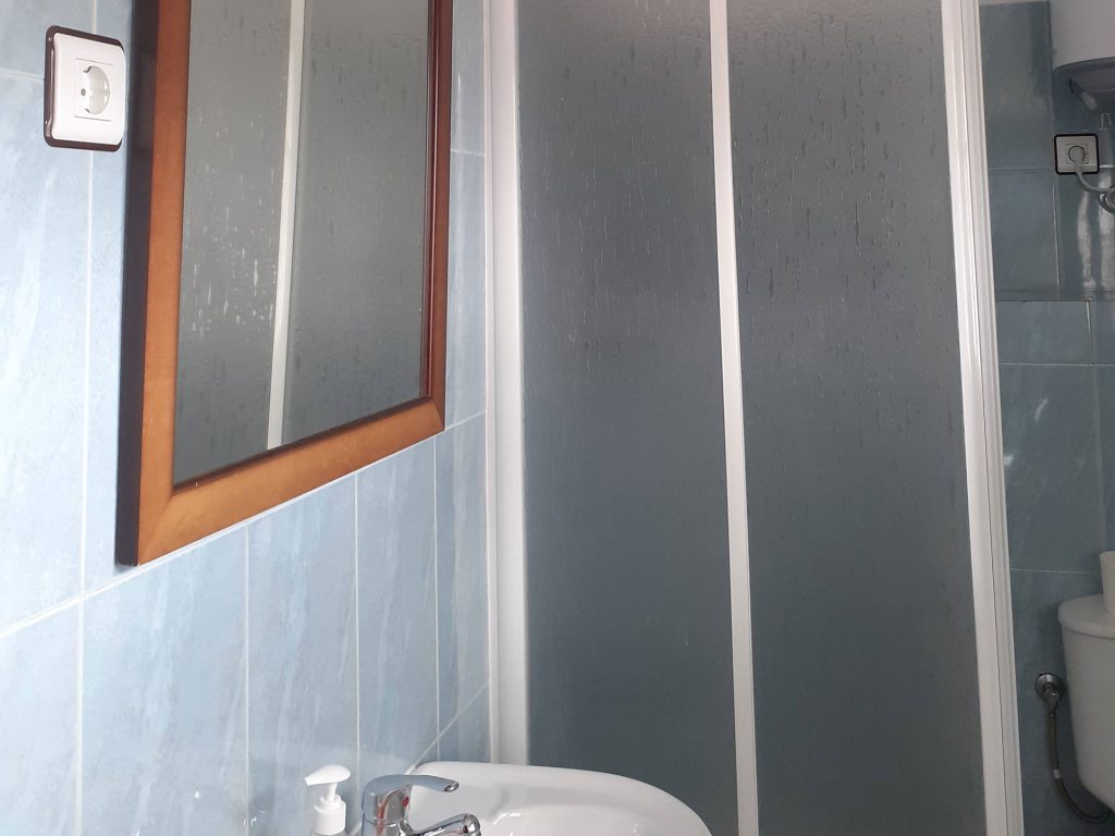 aseo-ducha-casa-rural-purujosa-moncayo