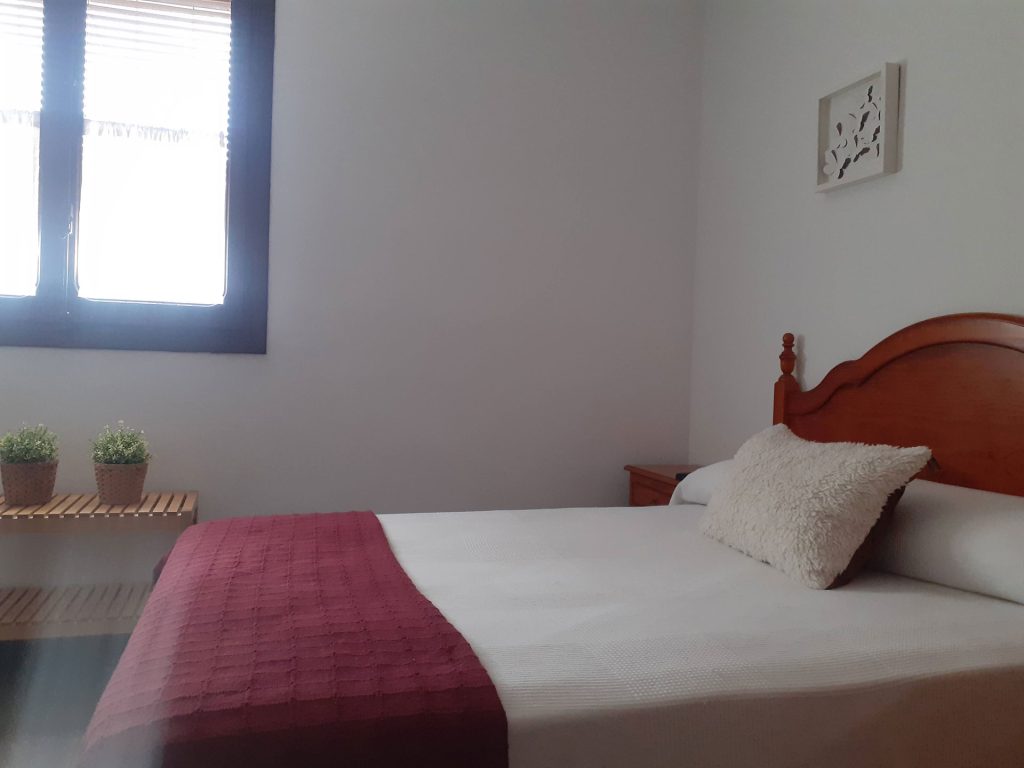 habitacion-matrimonio-albergue-purujosa-moncayo